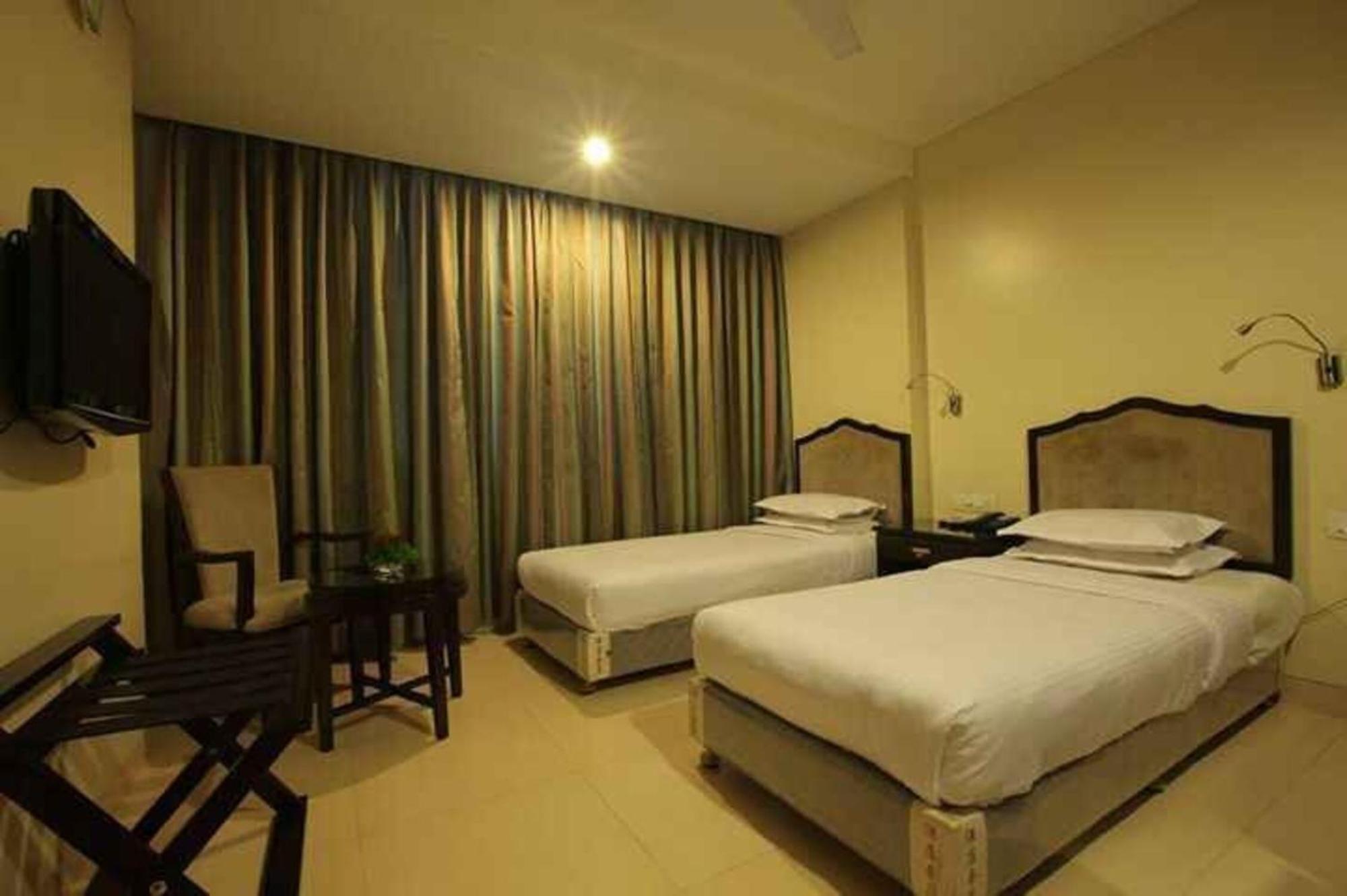 Hotel Ashoka, Pune Yerandwane Εξωτερικό φωτογραφία